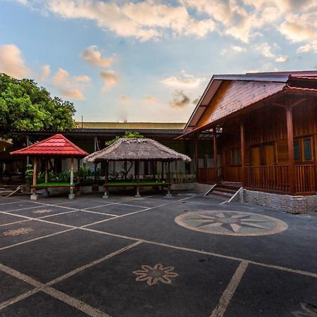 Oyo 1427 Azzahra Guest House Syariah Mataram Exterior foto