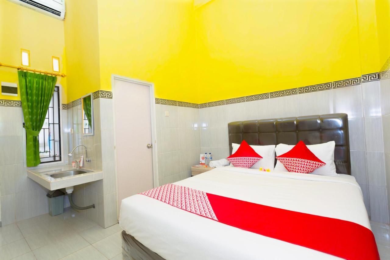 Oyo 1427 Azzahra Guest House Syariah Mataram Exterior foto