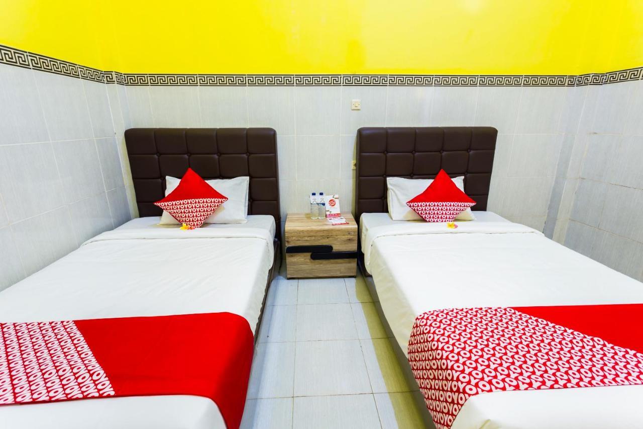 Oyo 1427 Azzahra Guest House Syariah Mataram Exterior foto