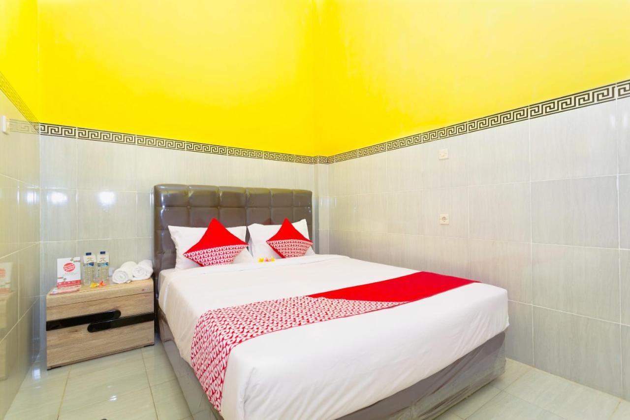 Oyo 1427 Azzahra Guest House Syariah Mataram Exterior foto