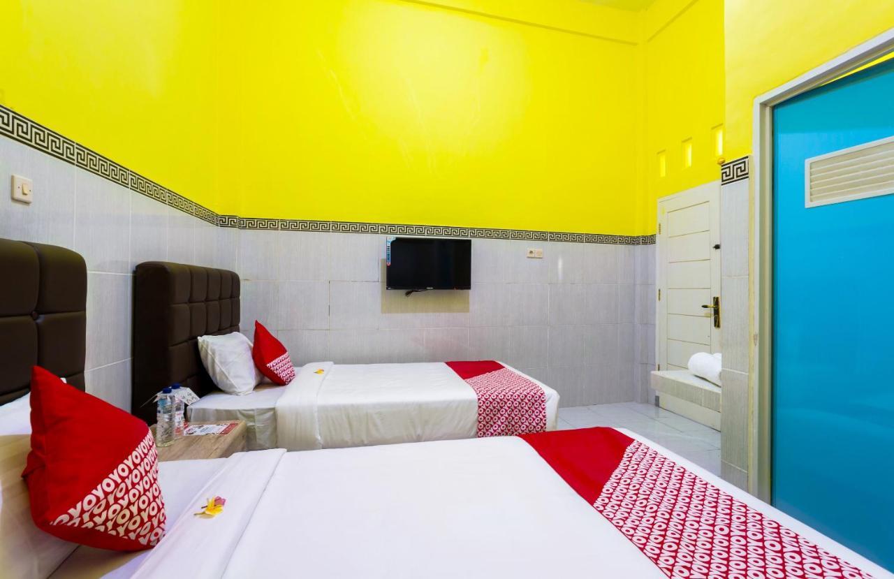 Oyo 1427 Azzahra Guest House Syariah Mataram Exterior foto