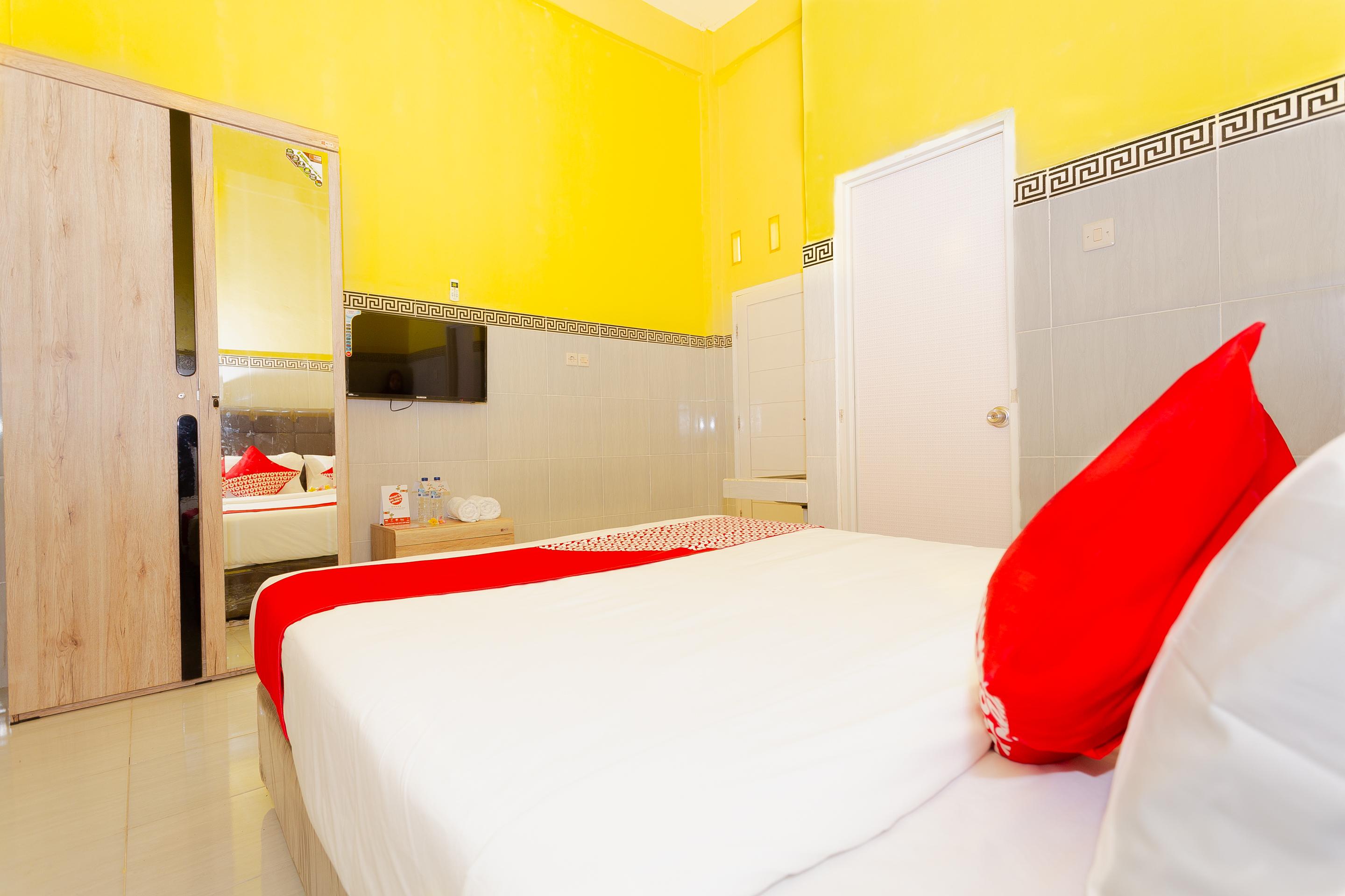 Oyo 1427 Azzahra Guest House Syariah Mataram Exterior foto
